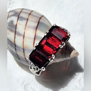 3 Garnets Ring
